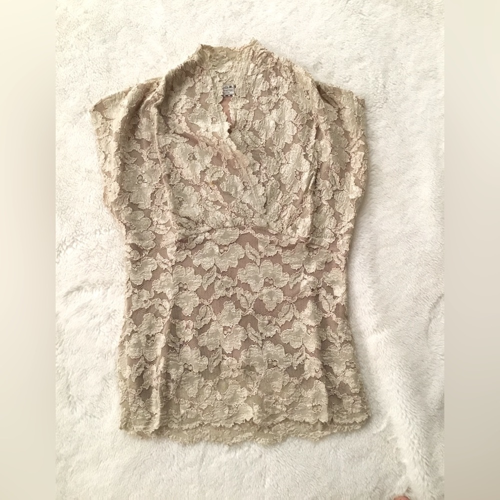 Cute Lacey henri bendel top